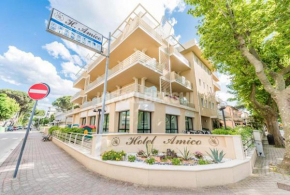 Отель Hotel Amico  Червиа